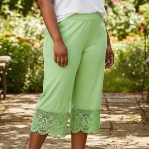 Isaac Mizrahi Women's Green Wide Leg Crop Pants 3XP Pullon Crochet Lace Hem NWOT